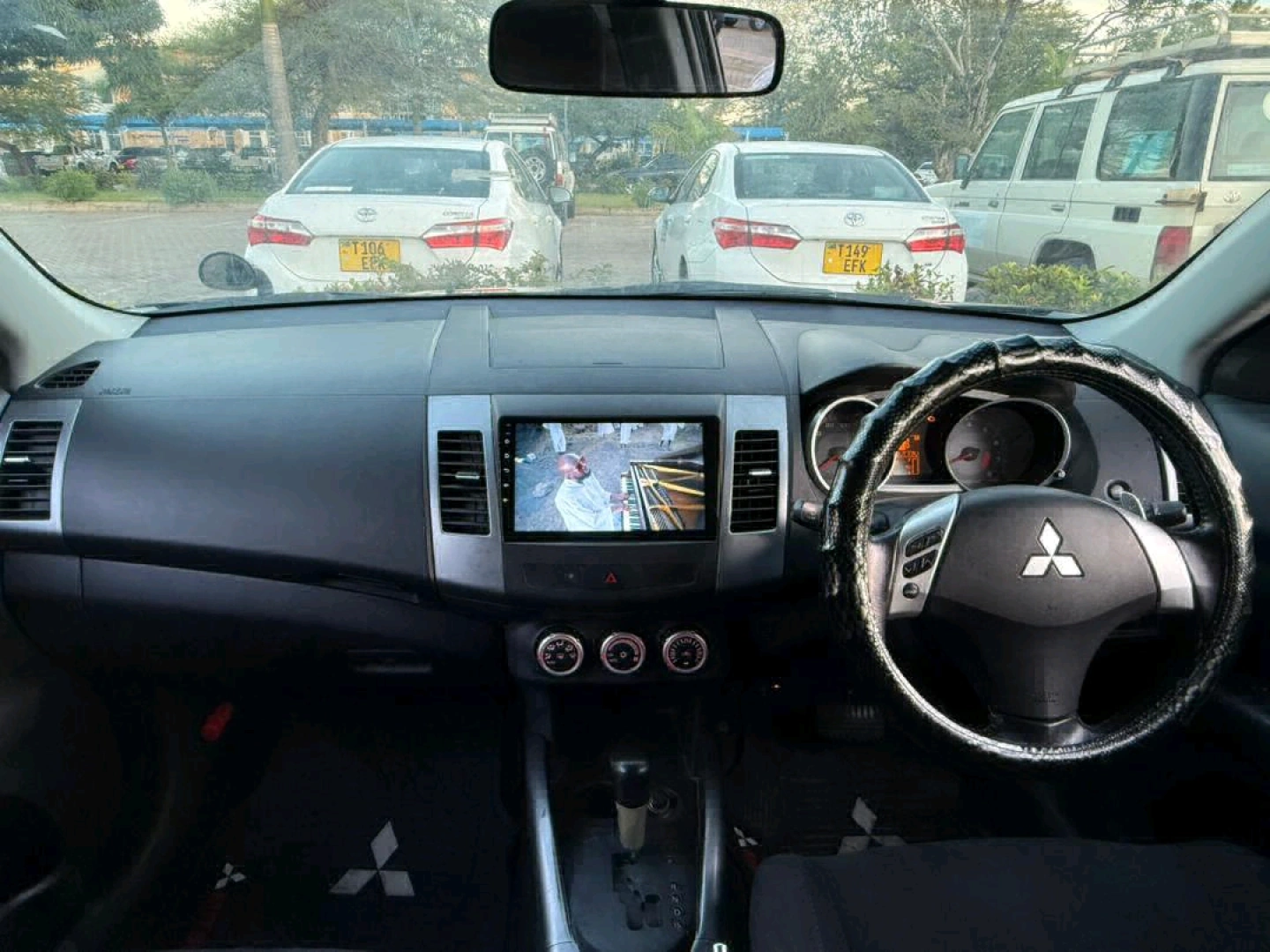 Black Mitsubishi Outlander SUV 2008 thumbnail 9