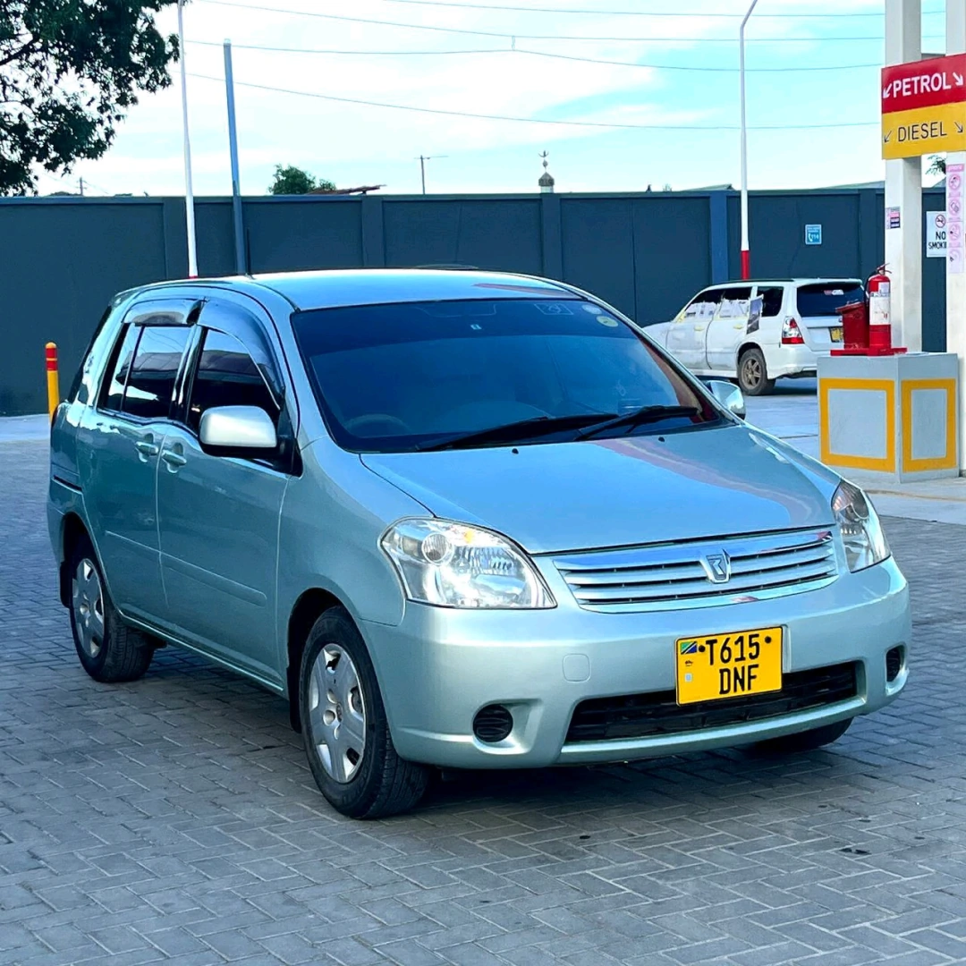 Toyota Raum DNF 2005 Model