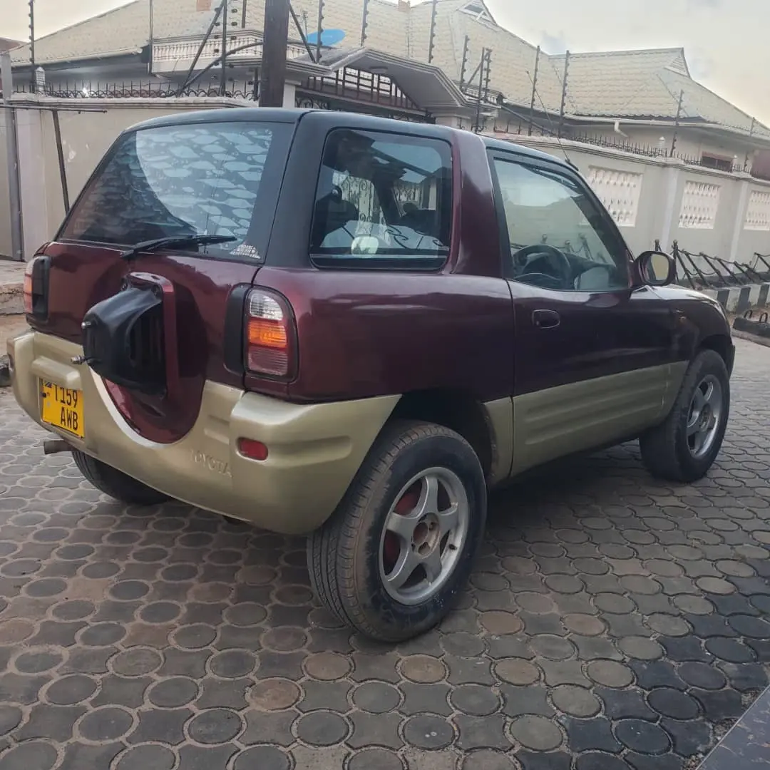 Toyota RAV4 3-Door (AWB) thumbnail 2