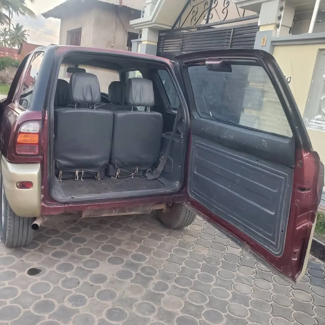 Toyota RAV4 3-Door (AWB) thumbnail 5