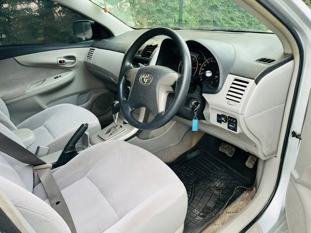 Toyota Corolla Axio 2009 (DXZ) thumbnail 4