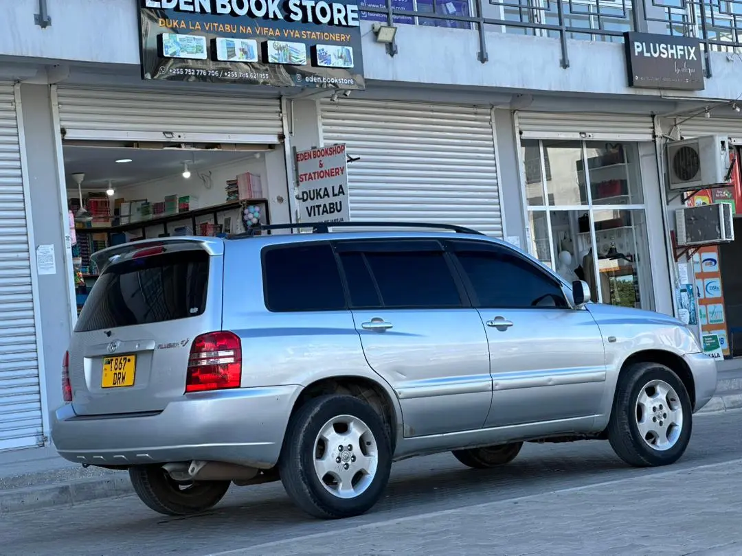 Toyota Kluger V 2004 thumbnail 4
