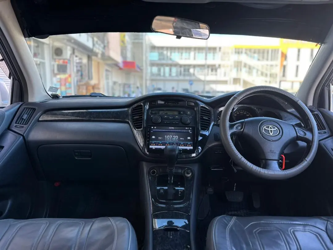 Toyota Kluger V 2004 thumbnail 6