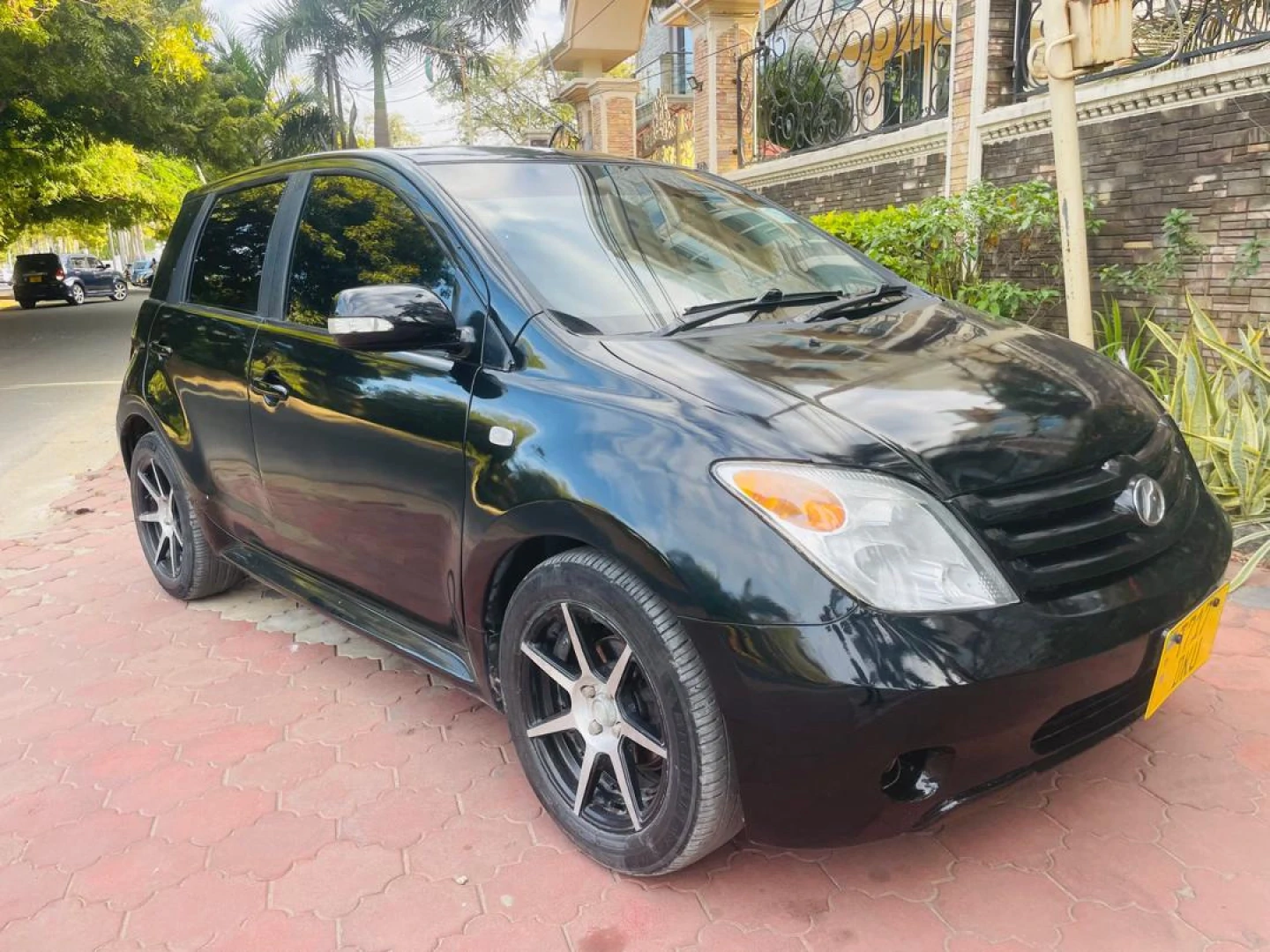 Toyota Ist 2006 Black - 1290cc For Sale thumbnail 3