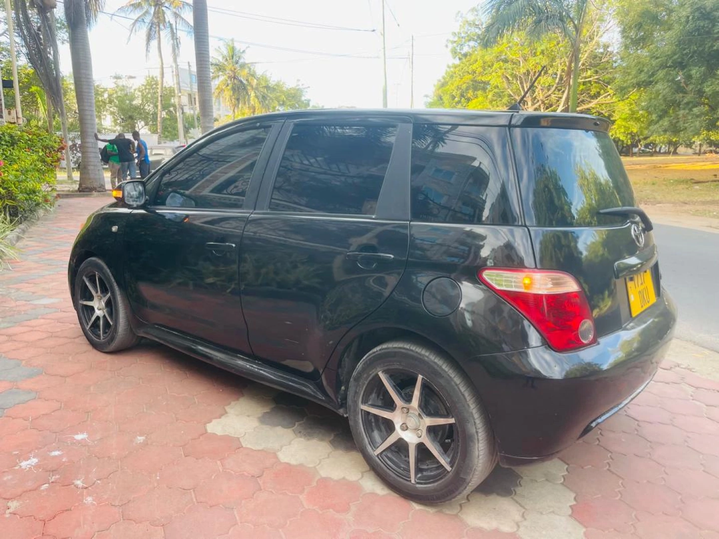 Toyota Ist 2006 Black - 1290cc For Sale thumbnail 5