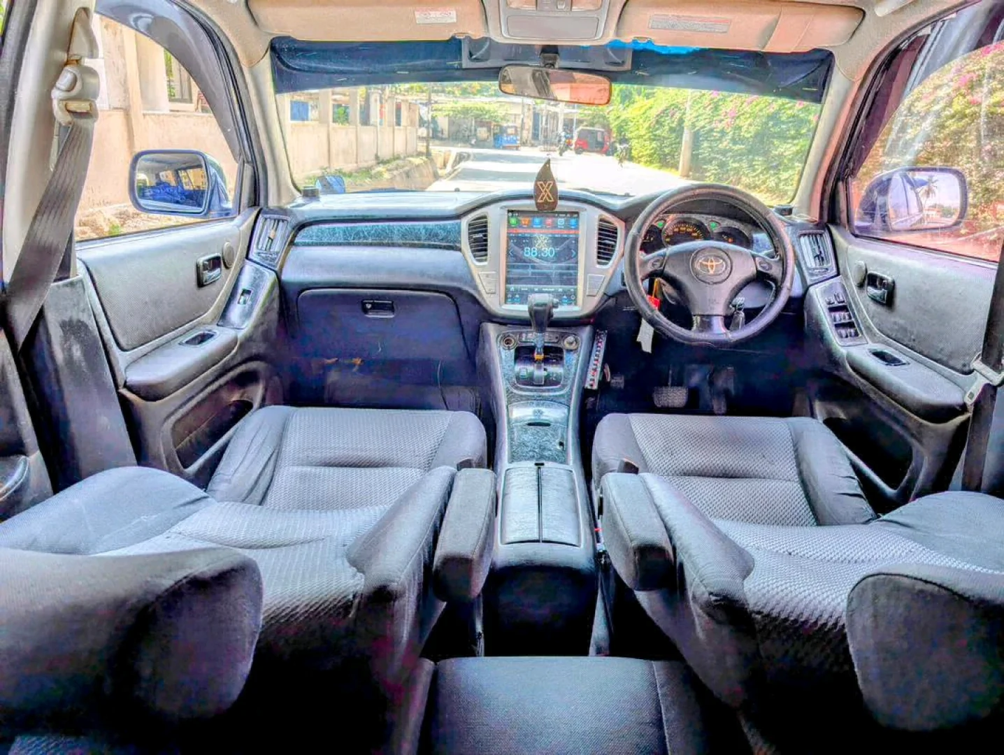 Toyota Kluger SUV Automatic thumbnail 9