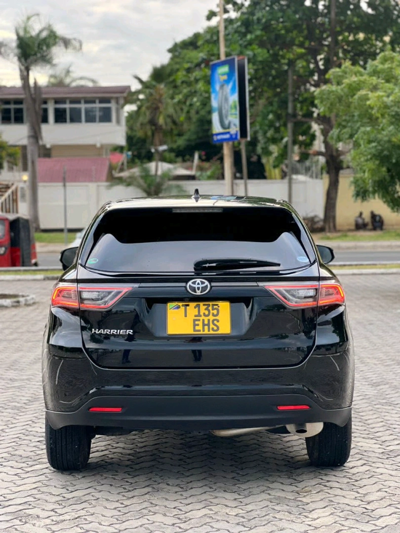 Toyota Harrier 2017 Black SUV thumbnail 9