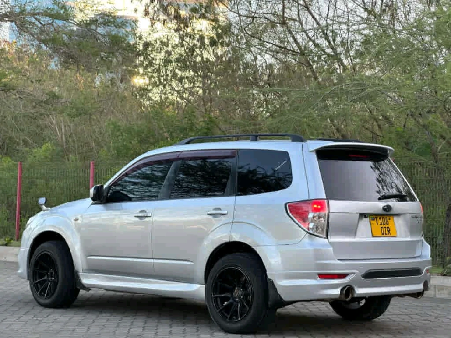 Subaru Forester Turbo 2009 Silver Automatic thumbnail 3