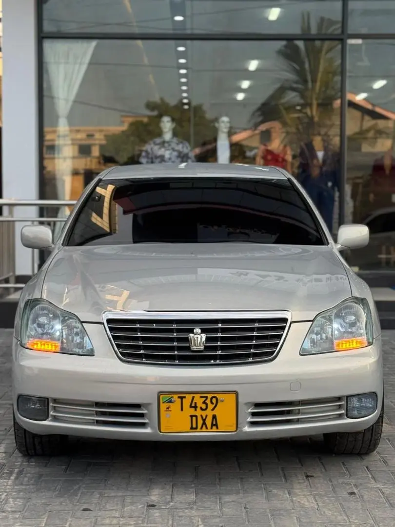 Toyota Crown Royal Saloon