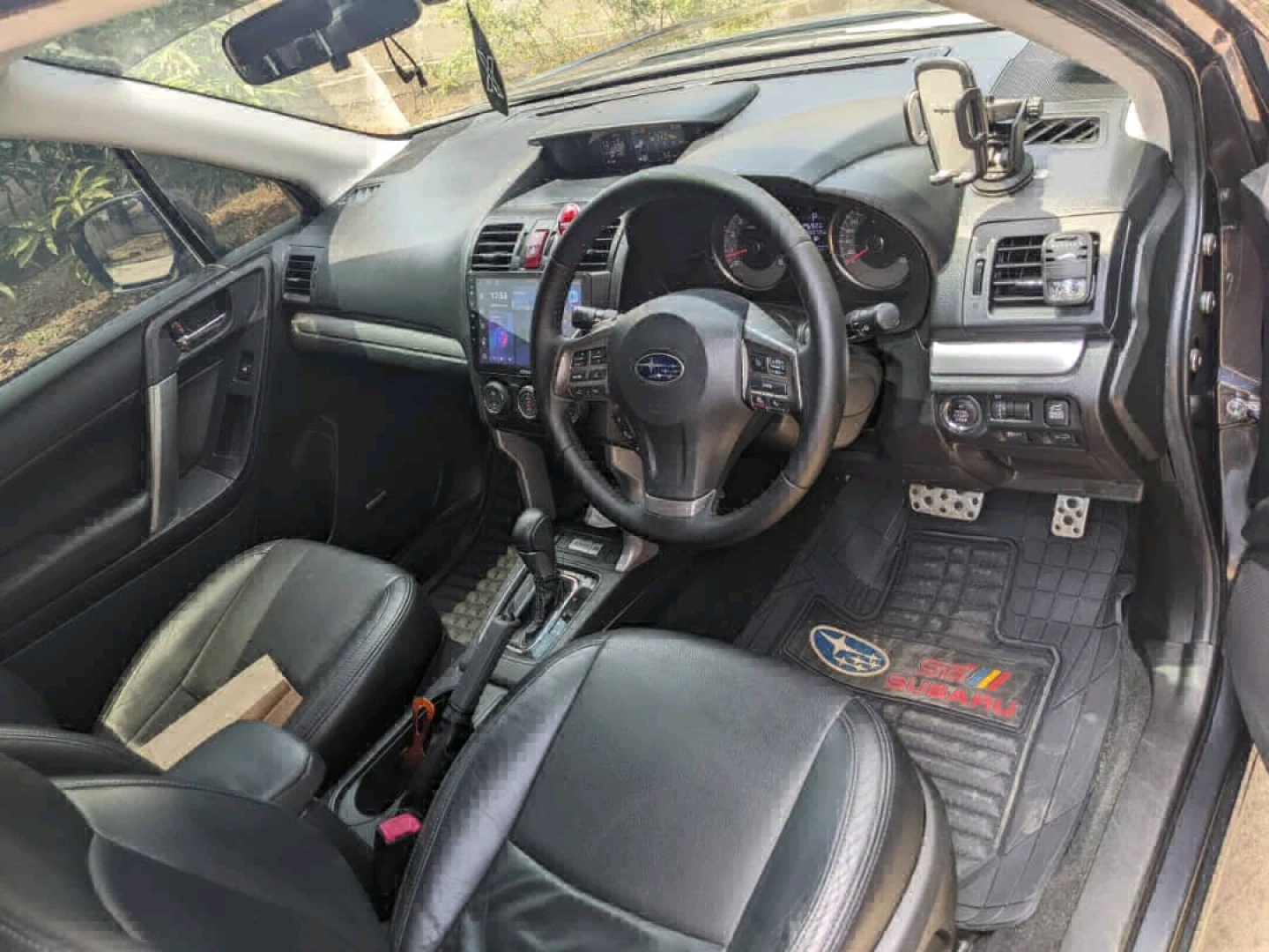 Black Subaru Forester SJG Turbo SUV 2014 thumbnail 5