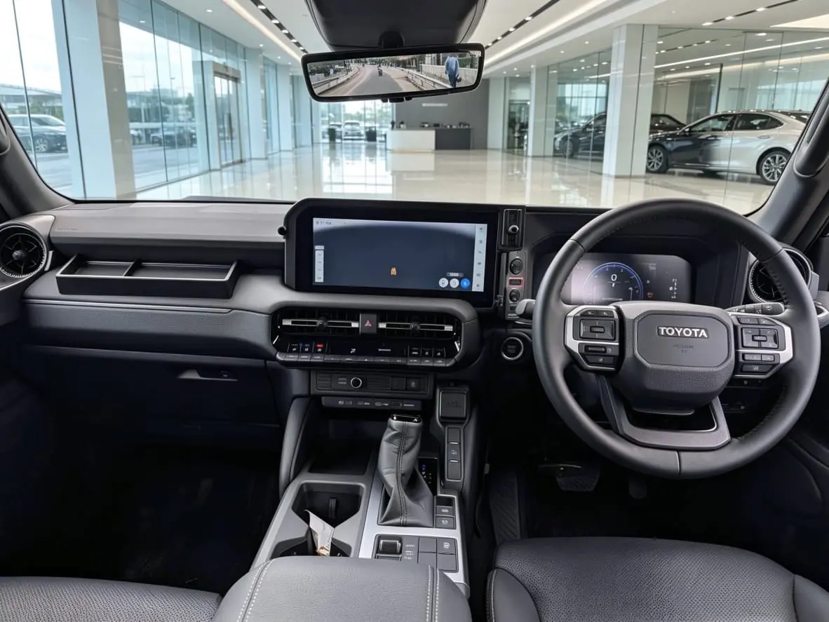 2025 Toyota Land Cruiser LC250 VX thumbnail 4