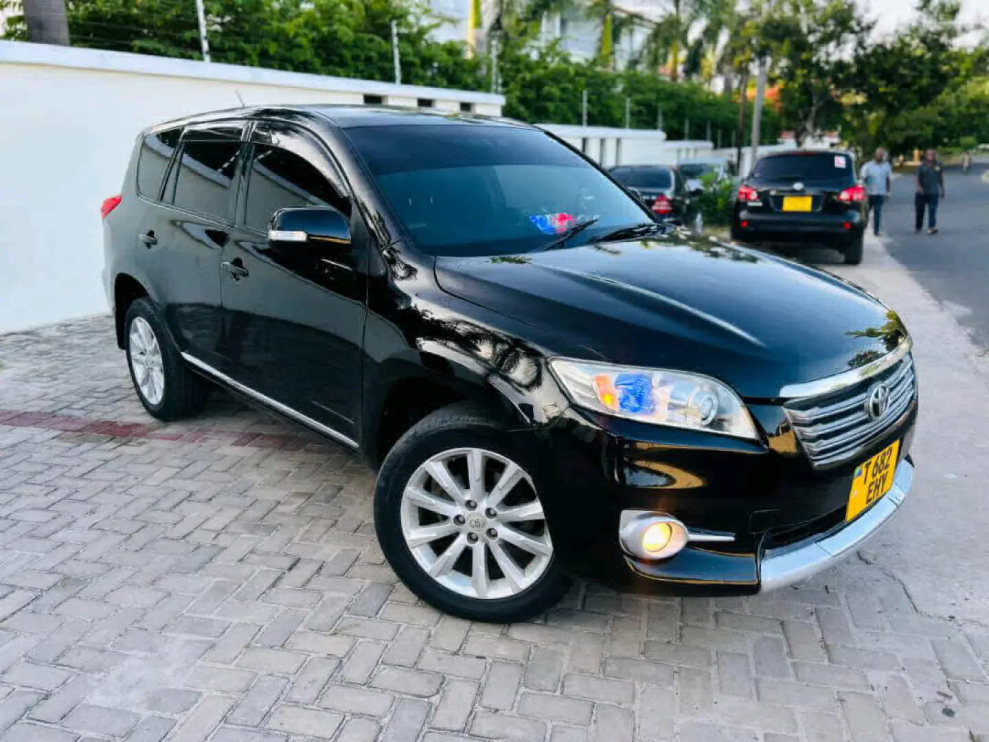 2010 Toyota Vanguard, Black, 2490cc thumbnail 3