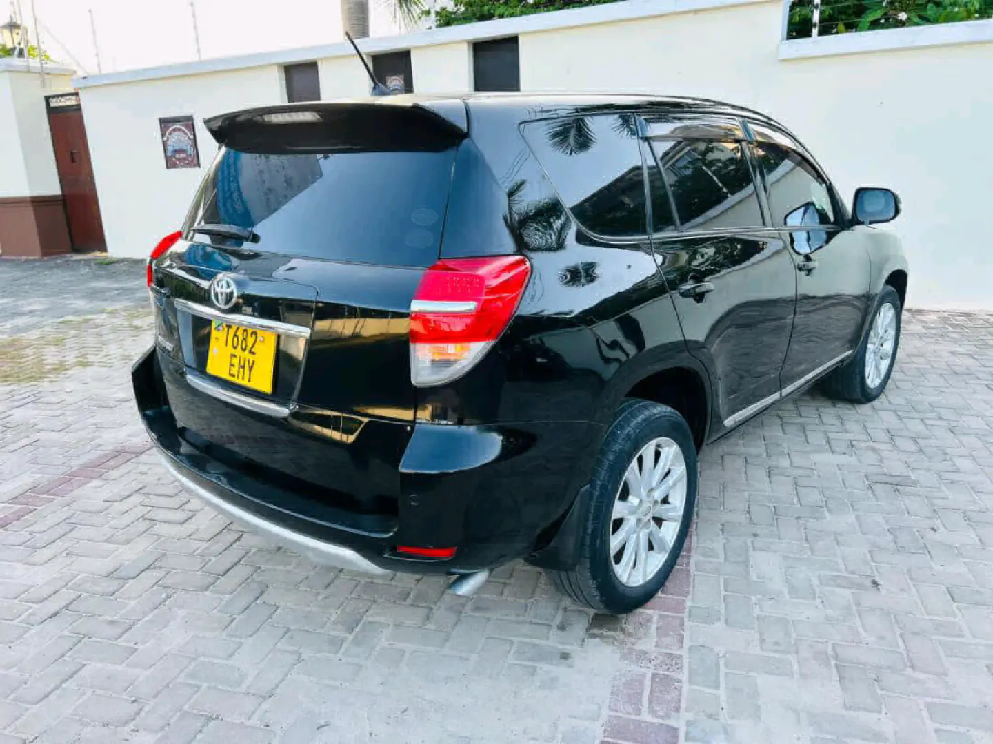 2010 Toyota Vanguard, Black, 2490cc thumbnail 8