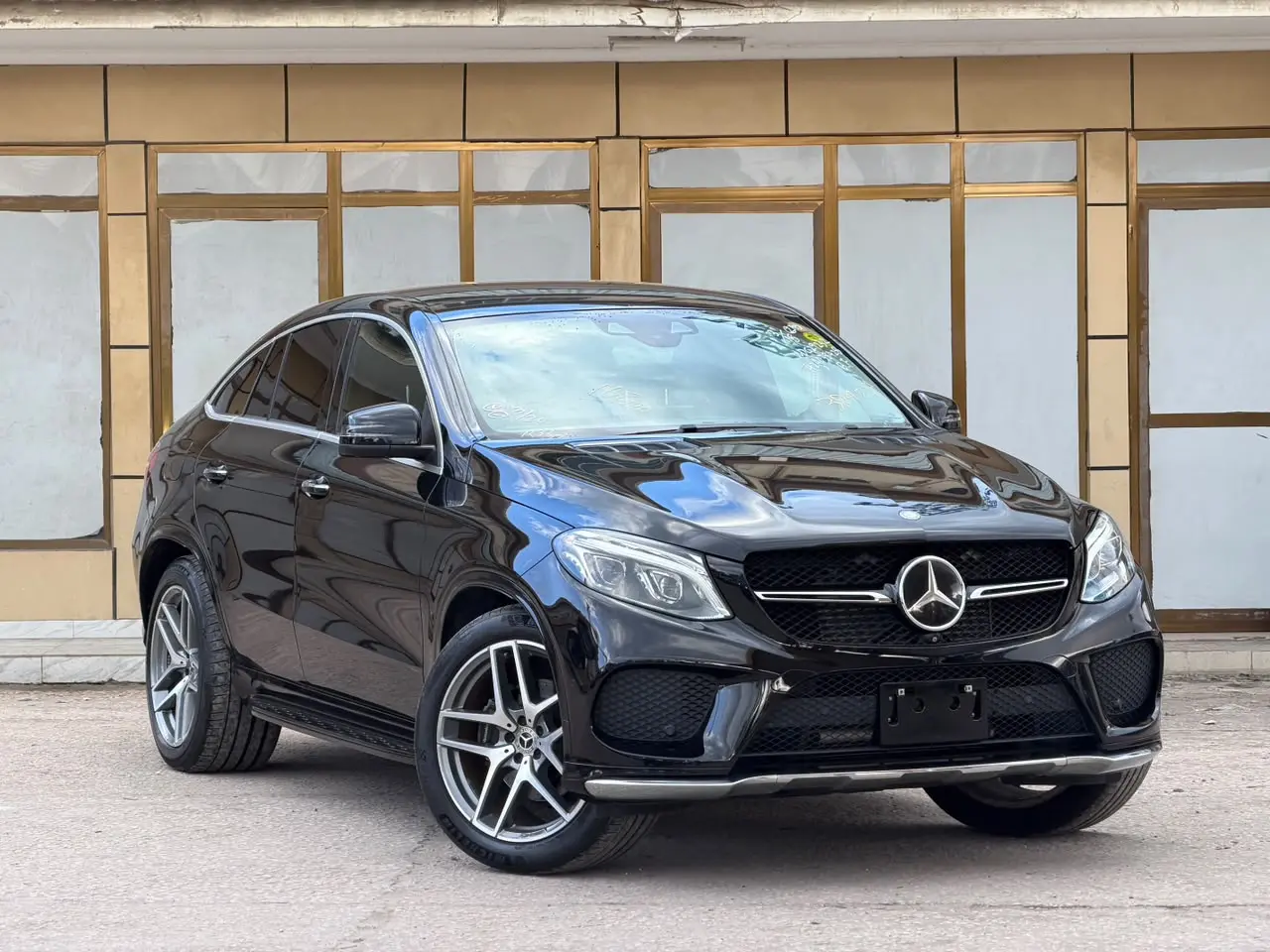 2017 Mercedes-Benz GLE Coupe thumbnail 2
