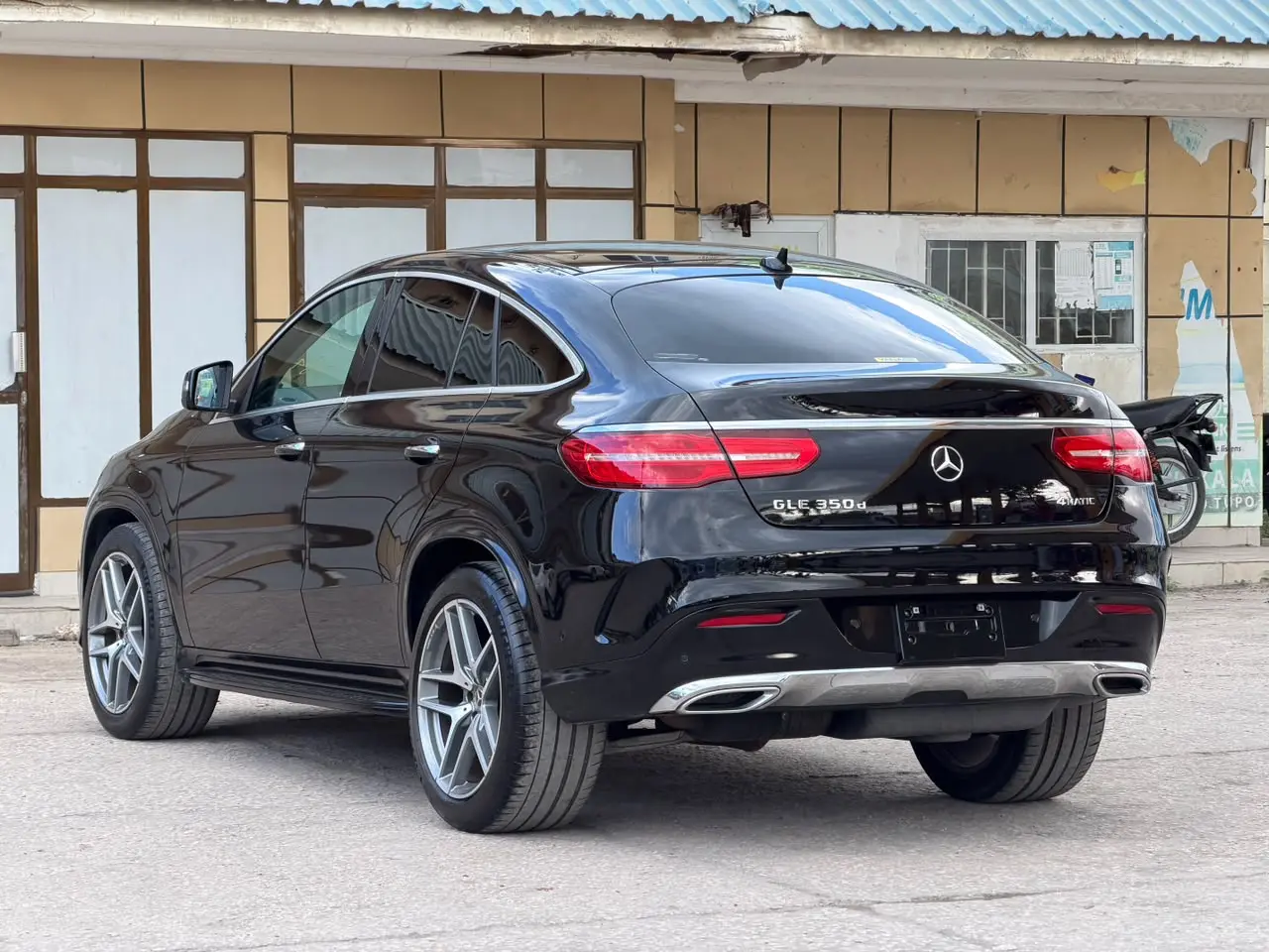 2017 Mercedes-Benz GLE Coupe thumbnail 3