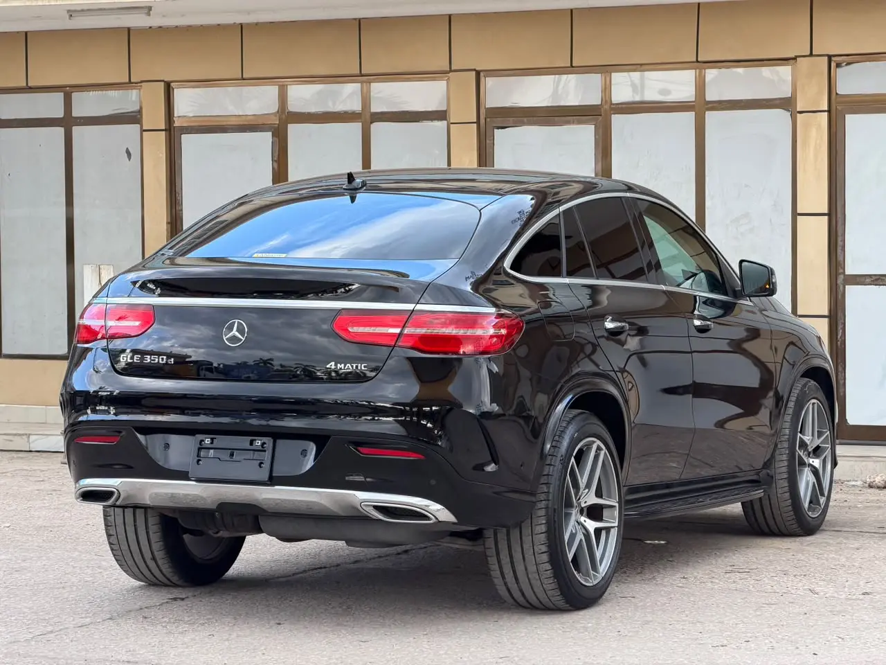 2017 Mercedes-Benz GLE Coupe thumbnail 5