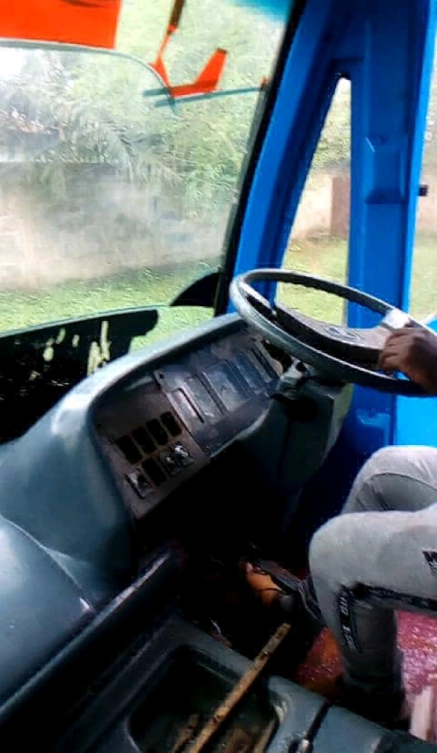 Tata Bus Body for Sale or Exchange (Mil 15) thumbnail 5