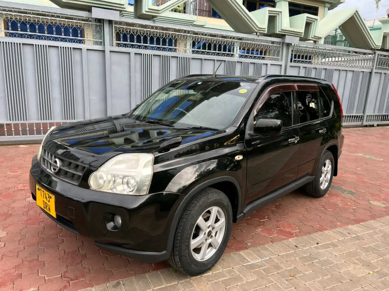 Black 2008 Nissan X-Trail for Sale in Arusha thumbnail 4