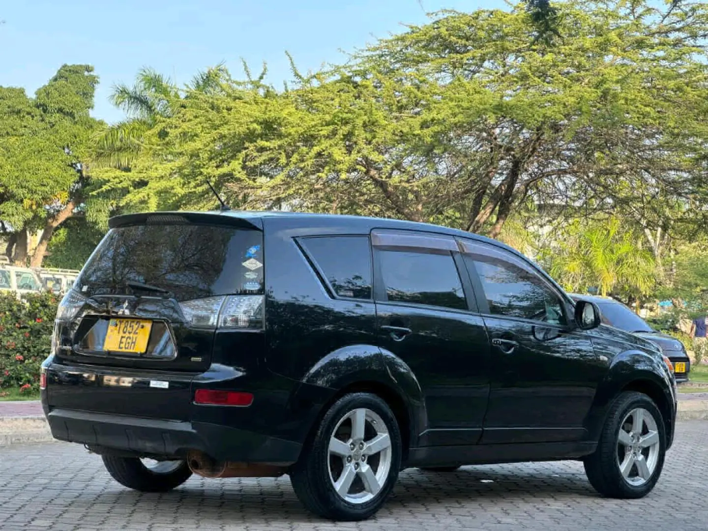 2009 Black Mitsubishi Outlander thumbnail 5