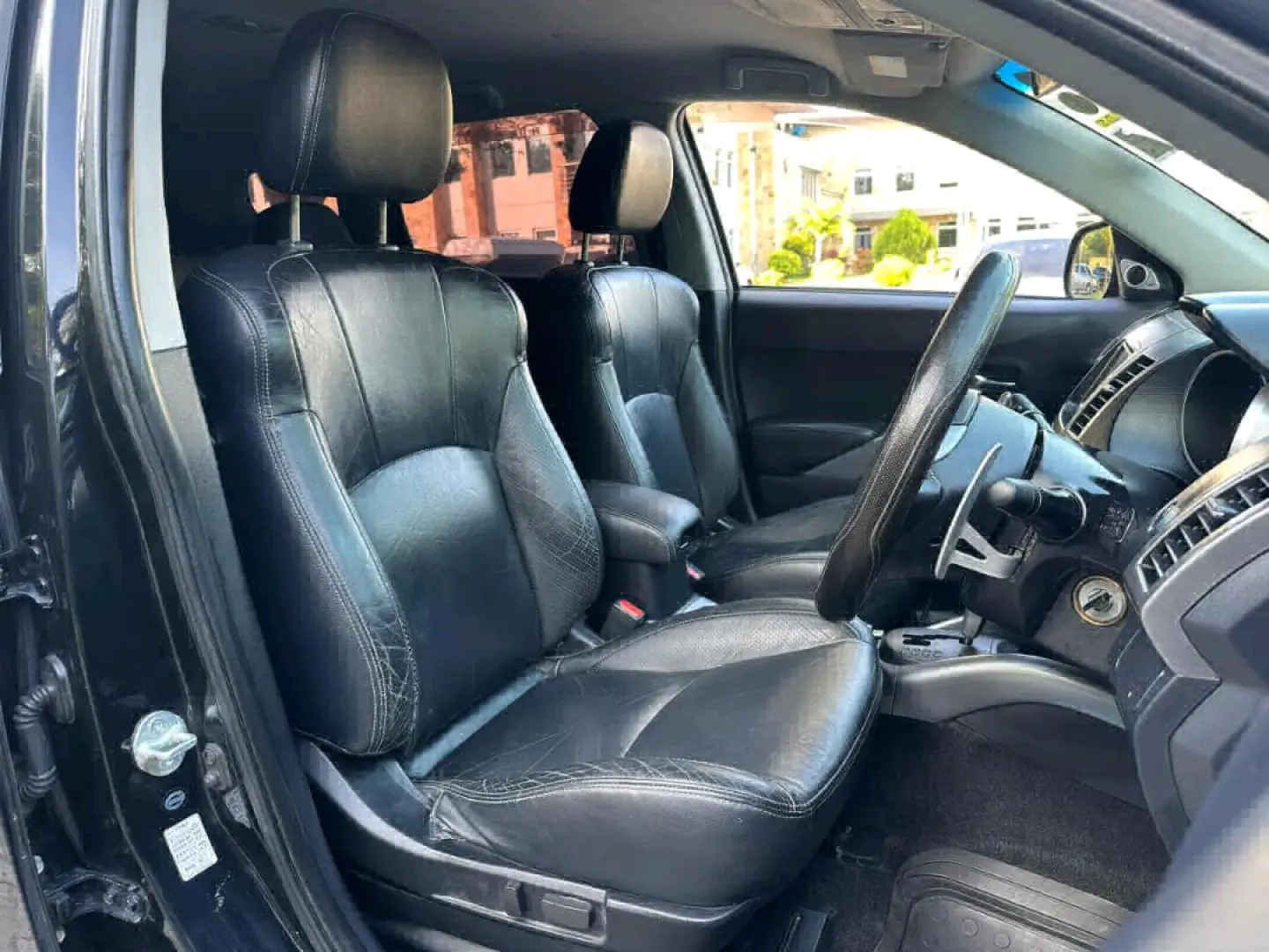 2009 Black Mitsubishi Outlander thumbnail 6