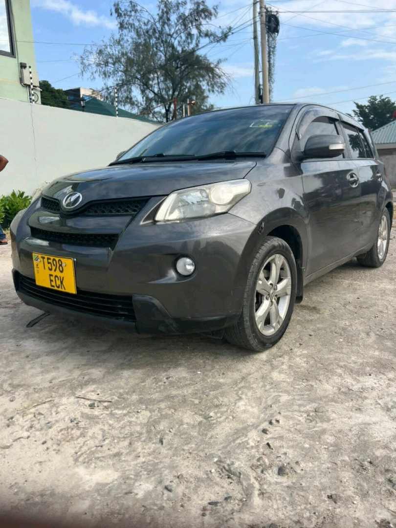 Toyota IST New Model Dark Grey thumbnail 3