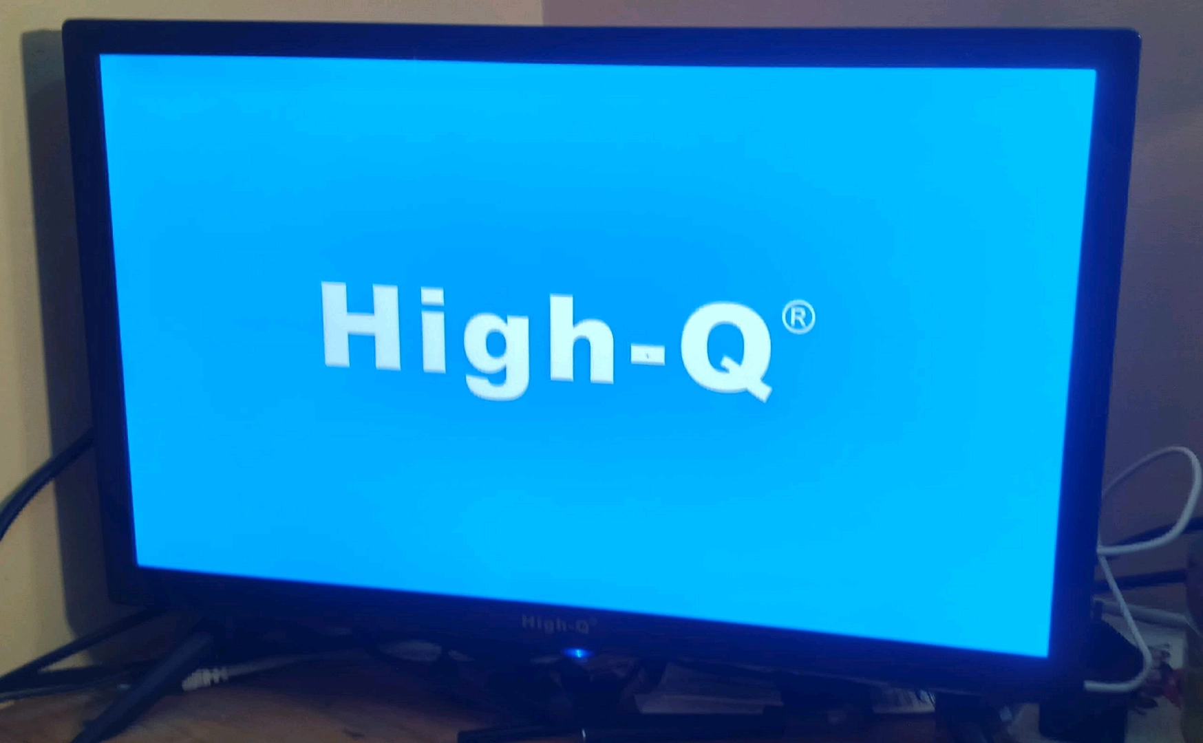 High-Q 21-inch LED TV