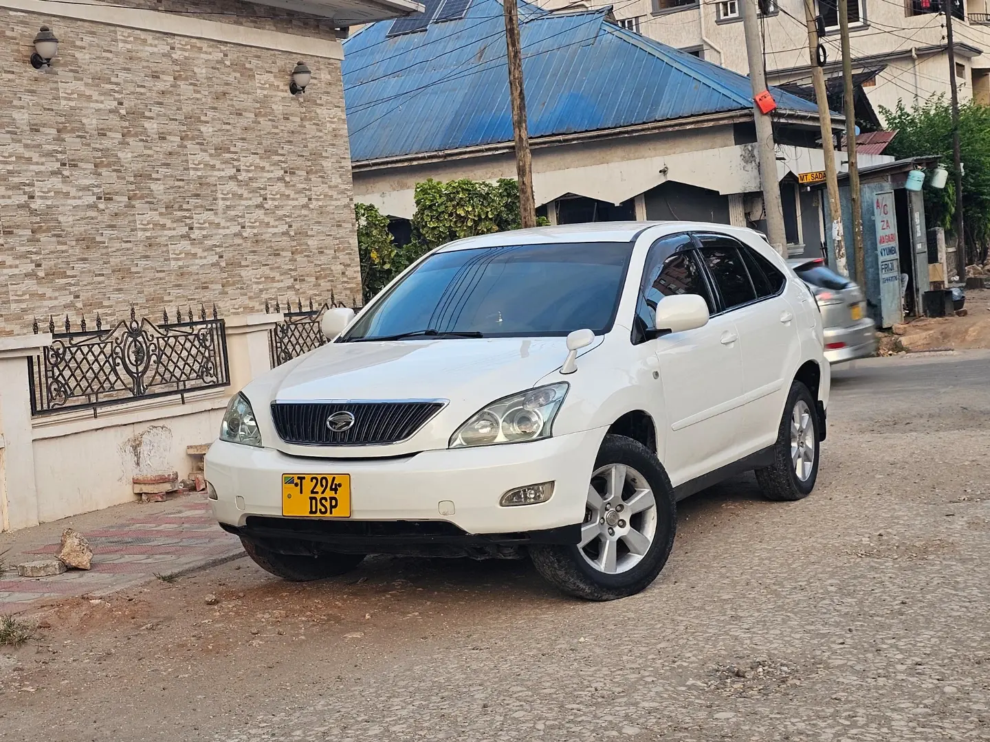 Toyota Harrier 2005 DSP