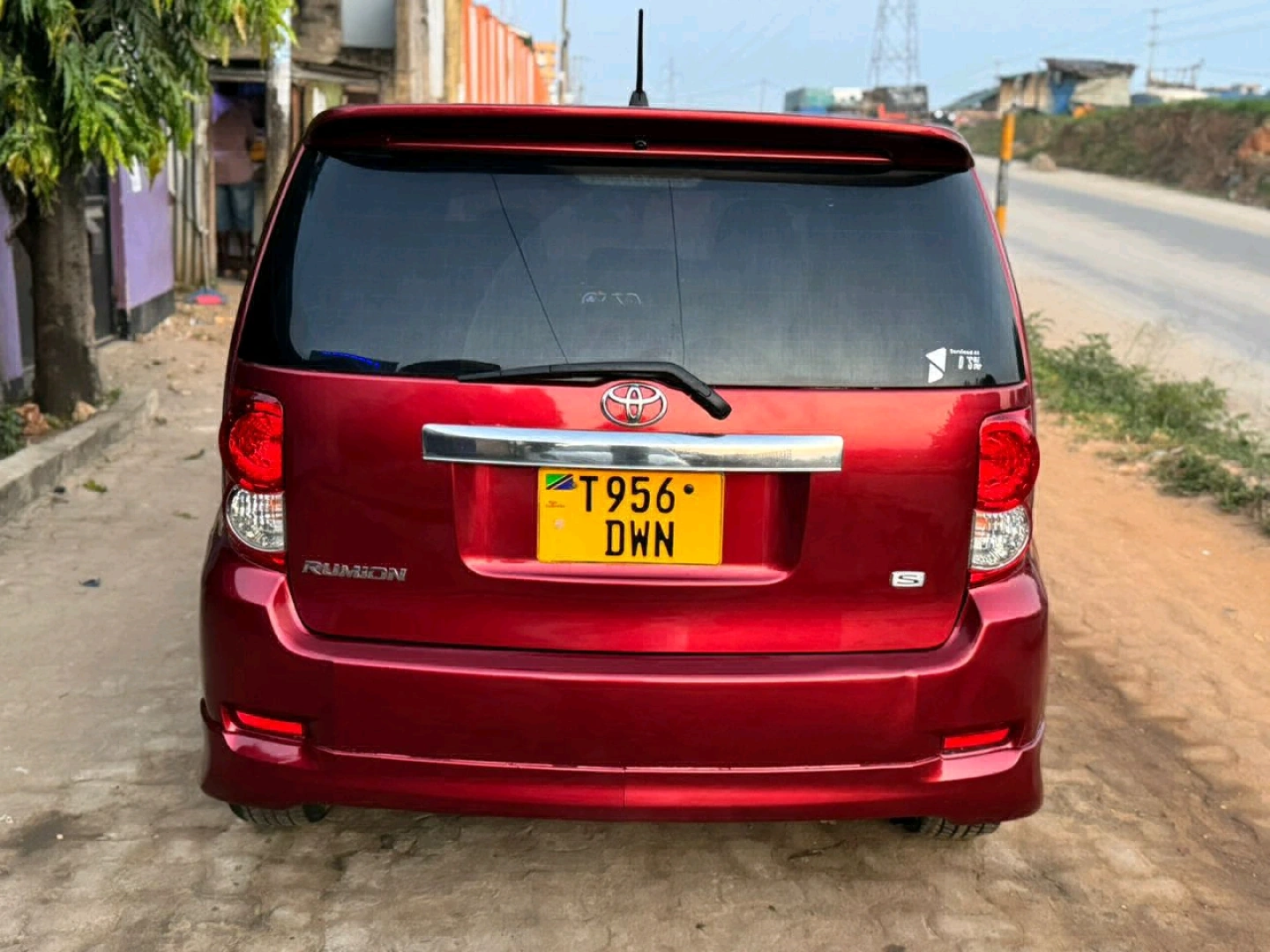 Red Toyota Rumion For Sale (Reg No. DWN) thumbnail 2