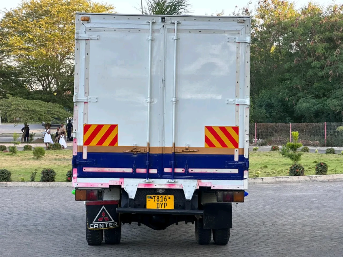 Used Mitsubishi Canter Box Truck 1999 (4869cc) thumbnail 7
