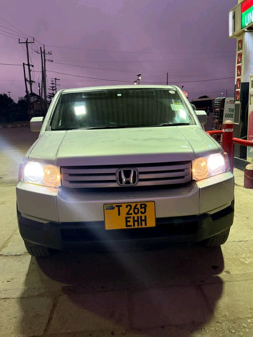 Silver 2007 Honda Crossroad SUV 1790cc
