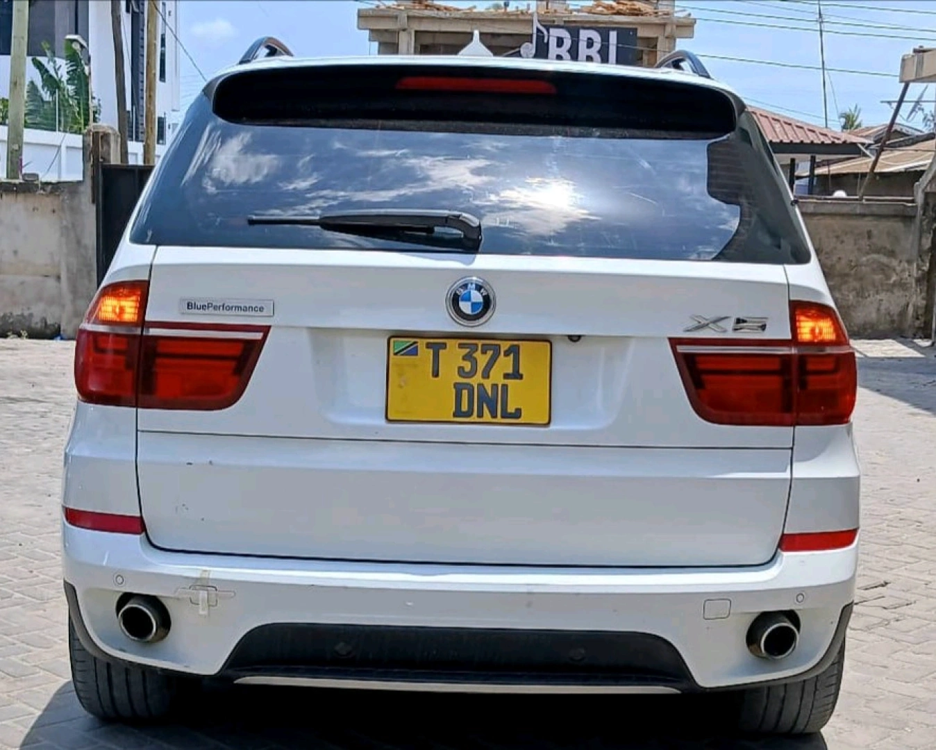BMW X5 SUV 2014 Diesel with Sunroof thumbnail 2