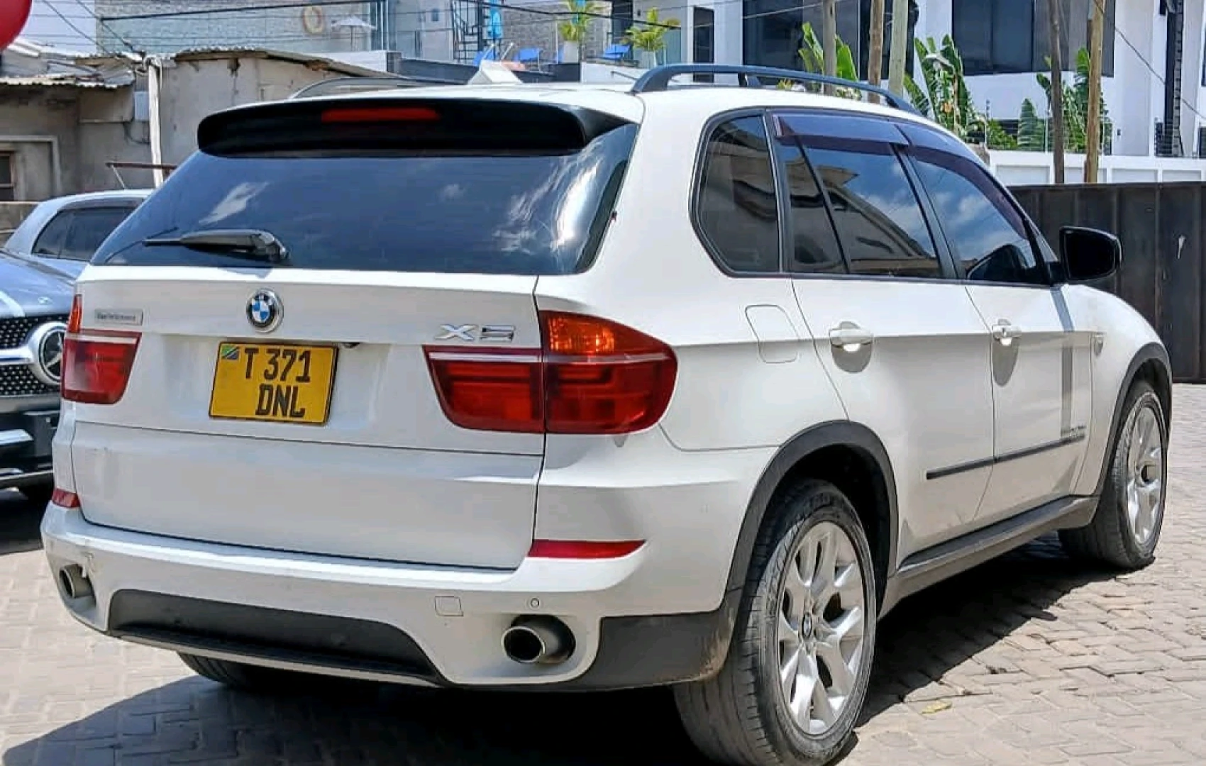 BMW X5 SUV 2014 Diesel with Sunroof thumbnail 6