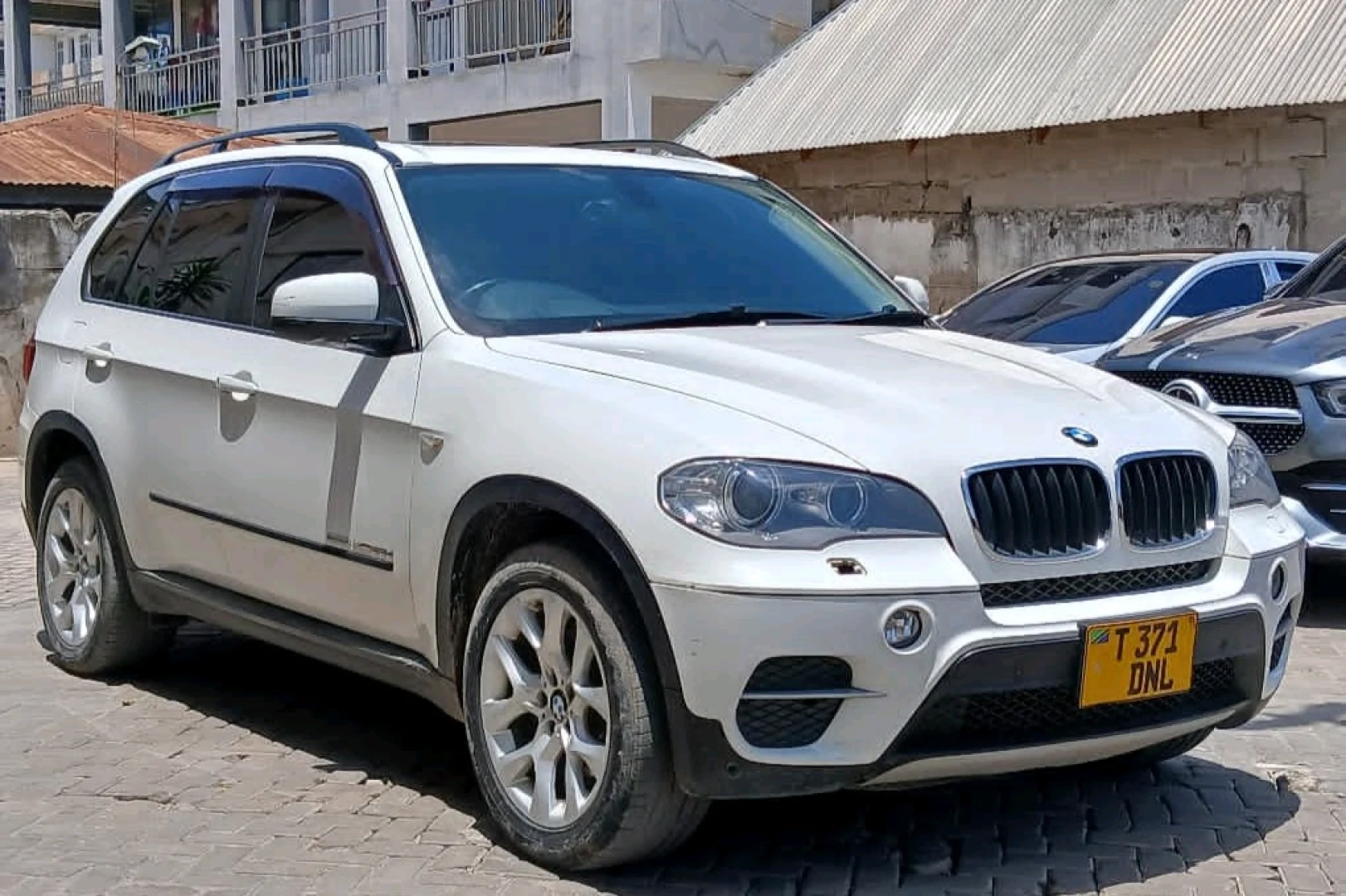 BMW X5 SUV 2014 Diesel with Sunroof thumbnail 8