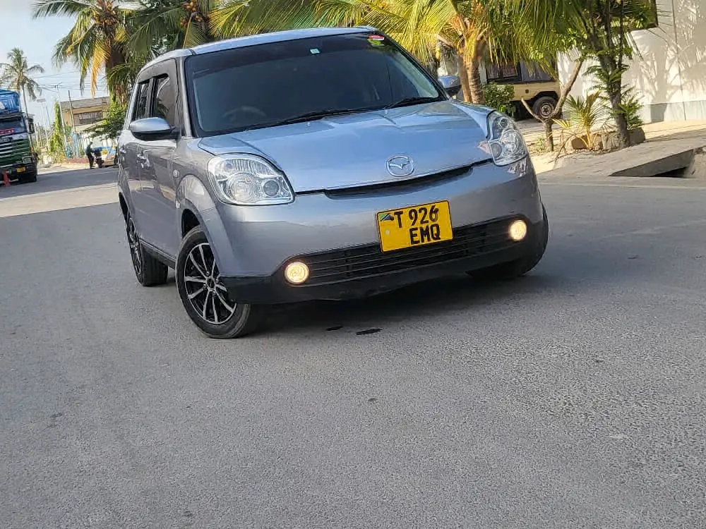 Mazda Verisa 2005 Silver, 1490cc, Full AC thumbnail 4
