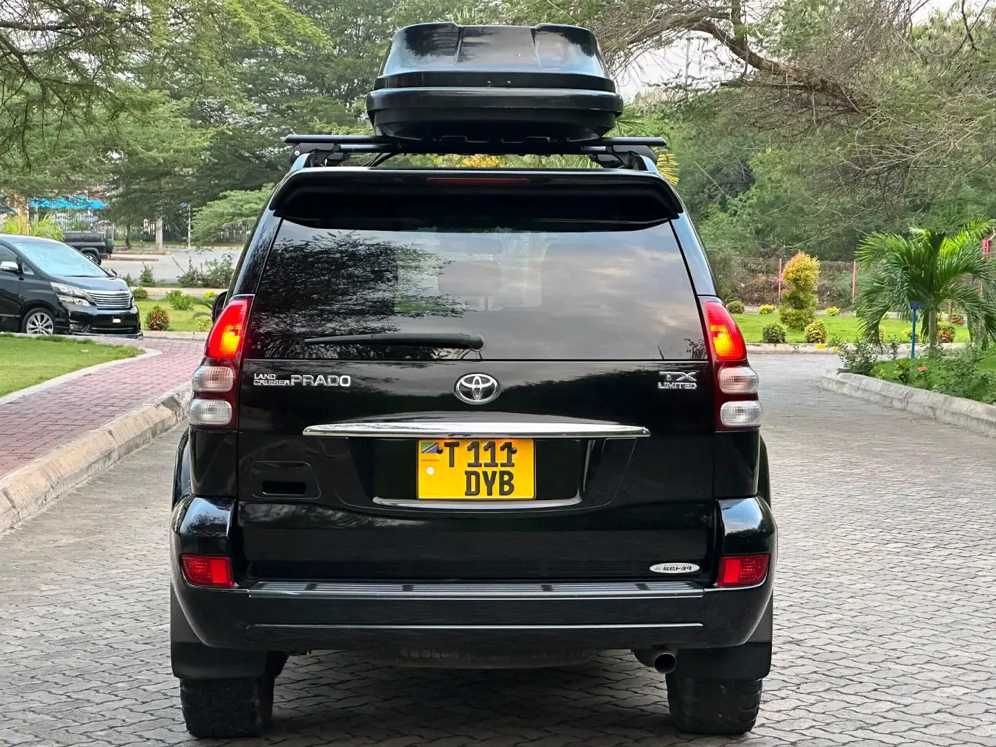 Toyota Land Cruiser Prado TX Limited thumbnail 2