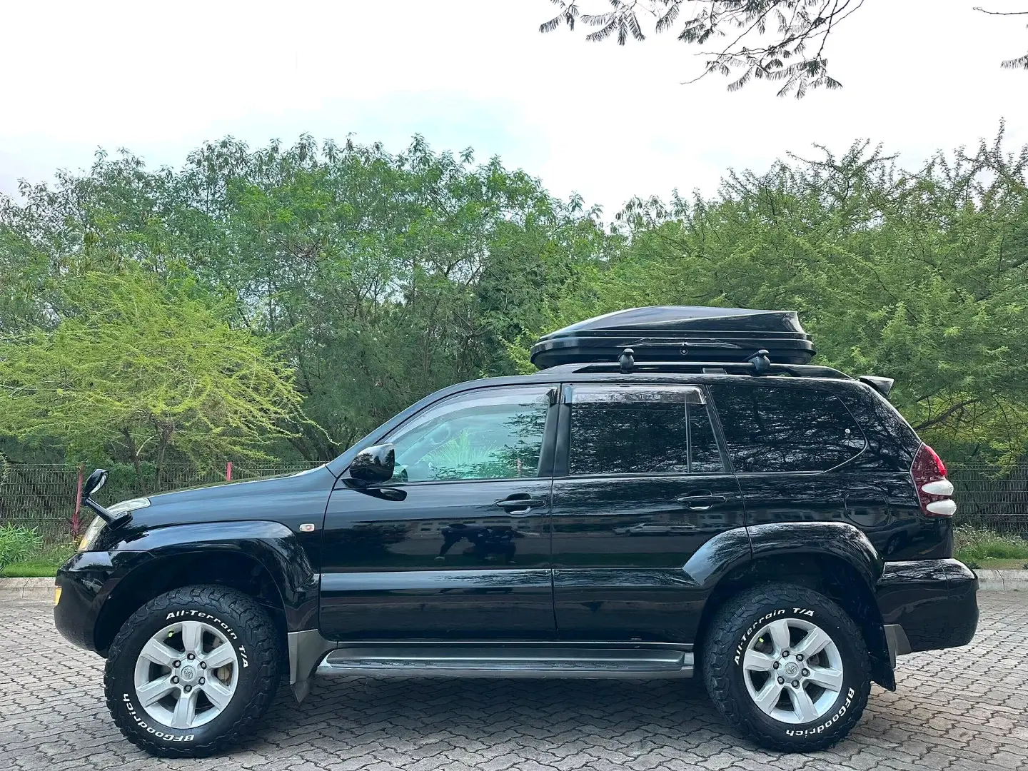 Toyota Land Cruiser Prado TX Limited thumbnail 6