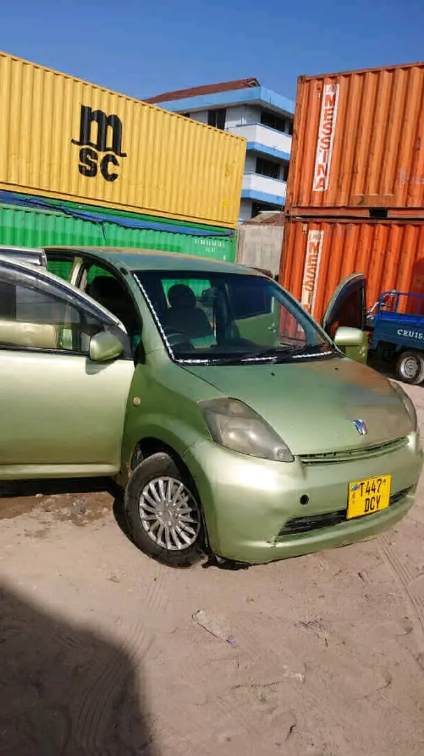 Toyota Passo Light Green thumbnail 2