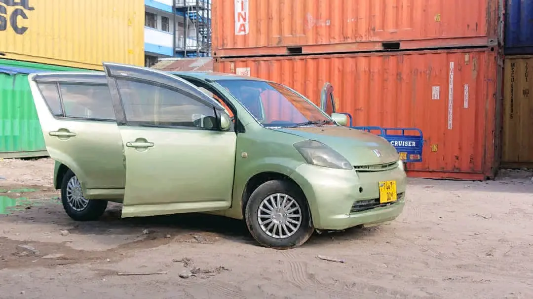 Toyota Passo Light Green thumbnail 7