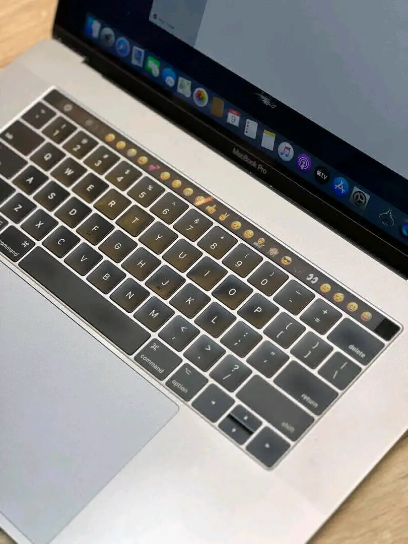 MacBook Pro 2017 13-inch i5, 8GB RAM, 512GB SSD thumbnail 6