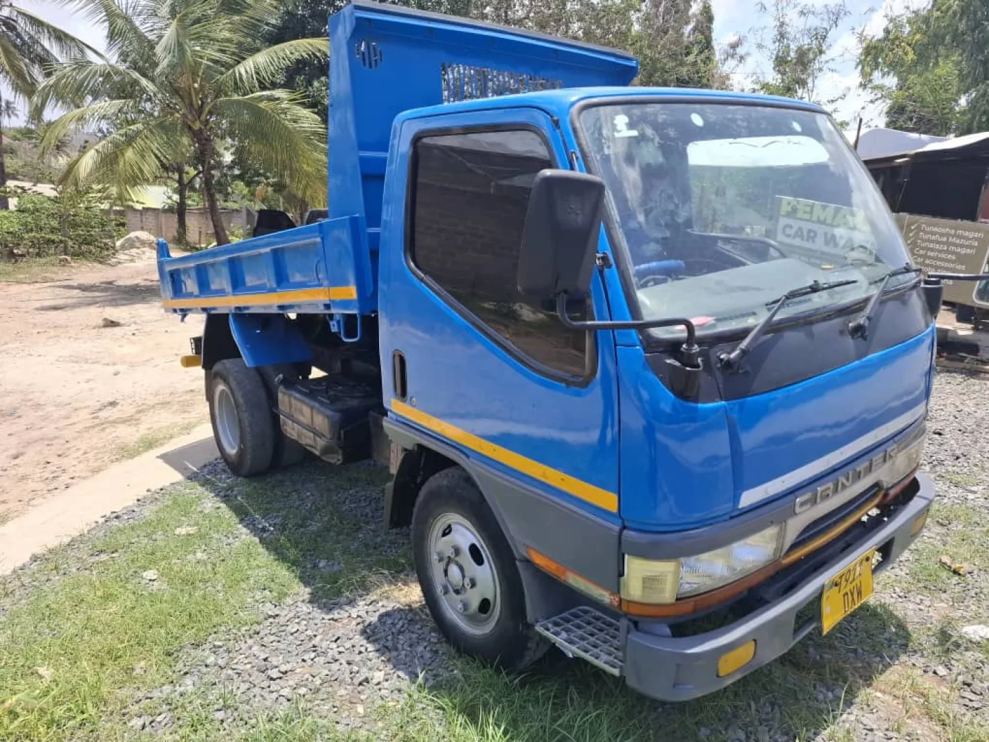 Used Mitsubishi Canter Tipper Truck 4D33 Engine