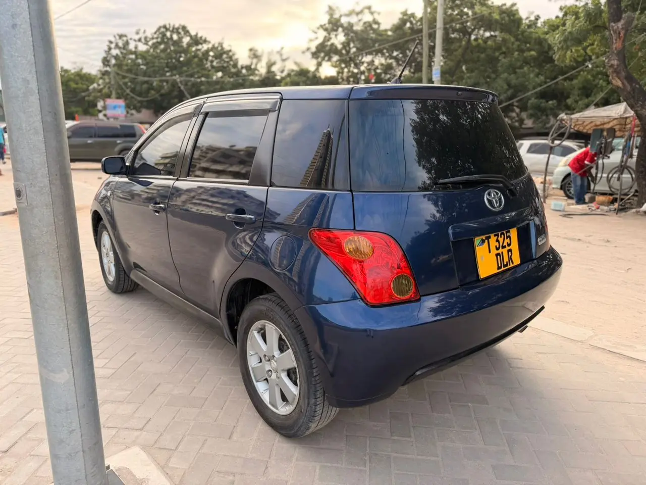 Toyota Ist 2004 (DLR) thumbnail 9