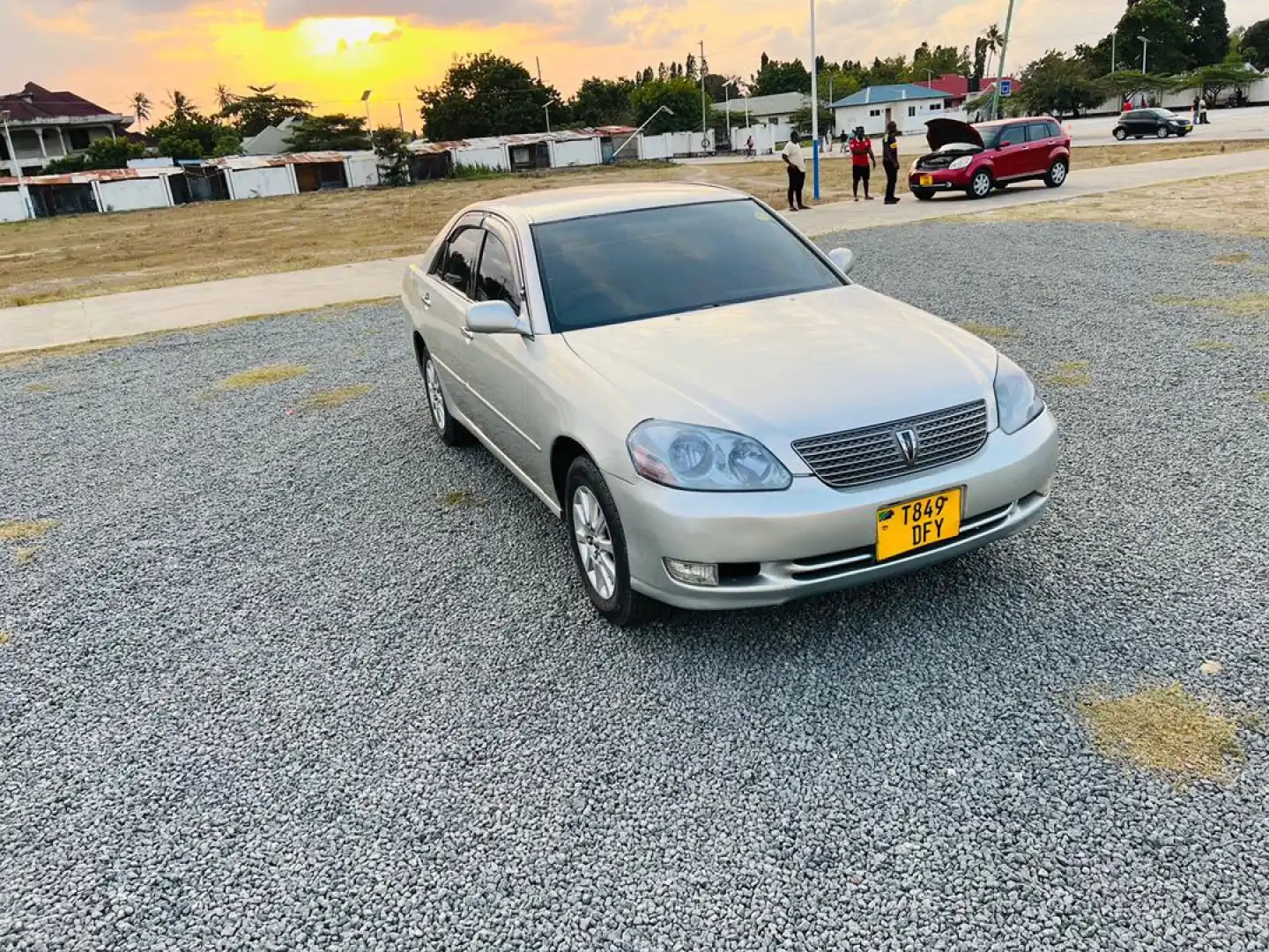 Toyota Mark II Grande DFY Sedan thumbnail 4