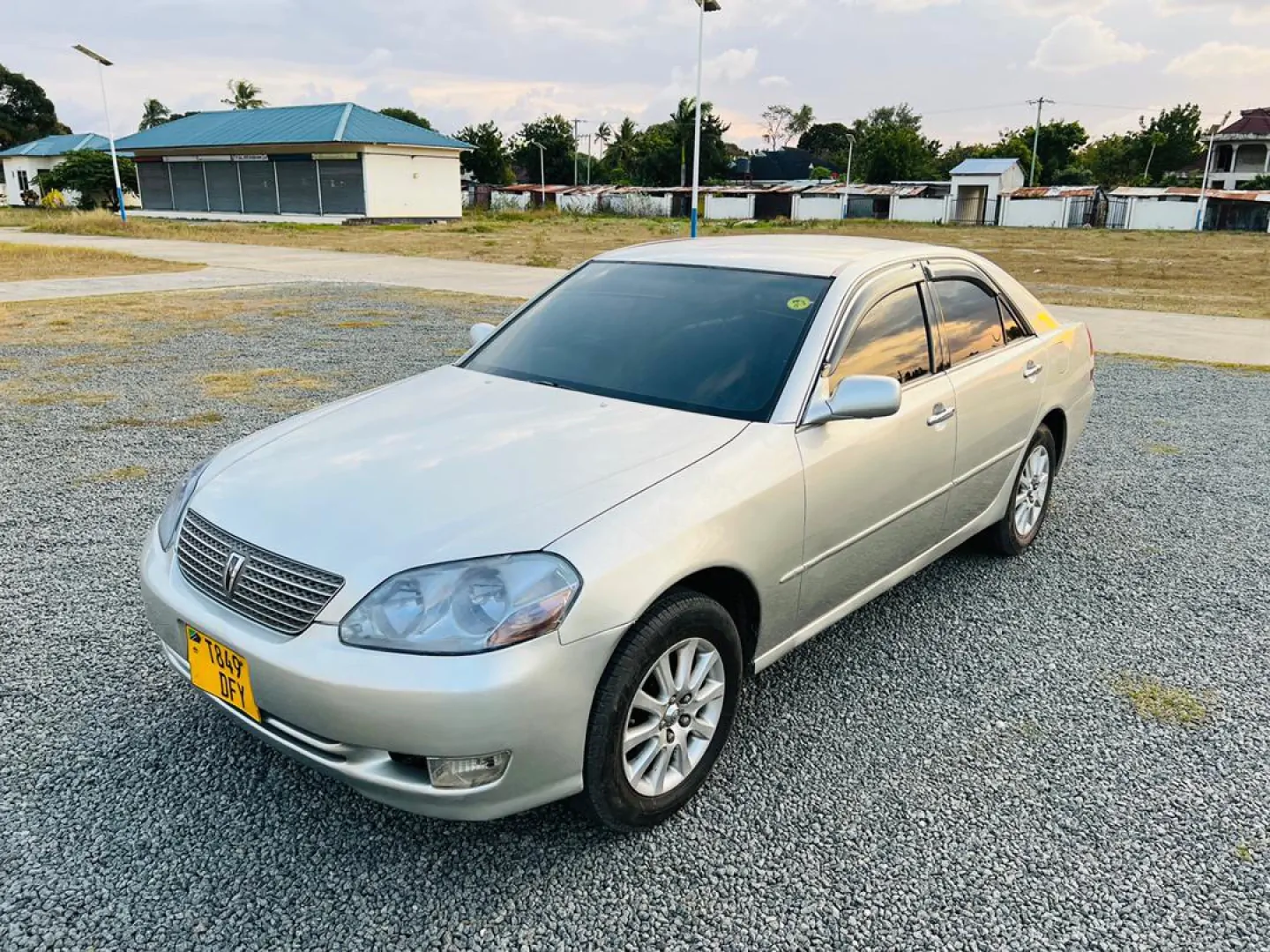 Toyota Mark II Grande DFY Sedan thumbnail 5
