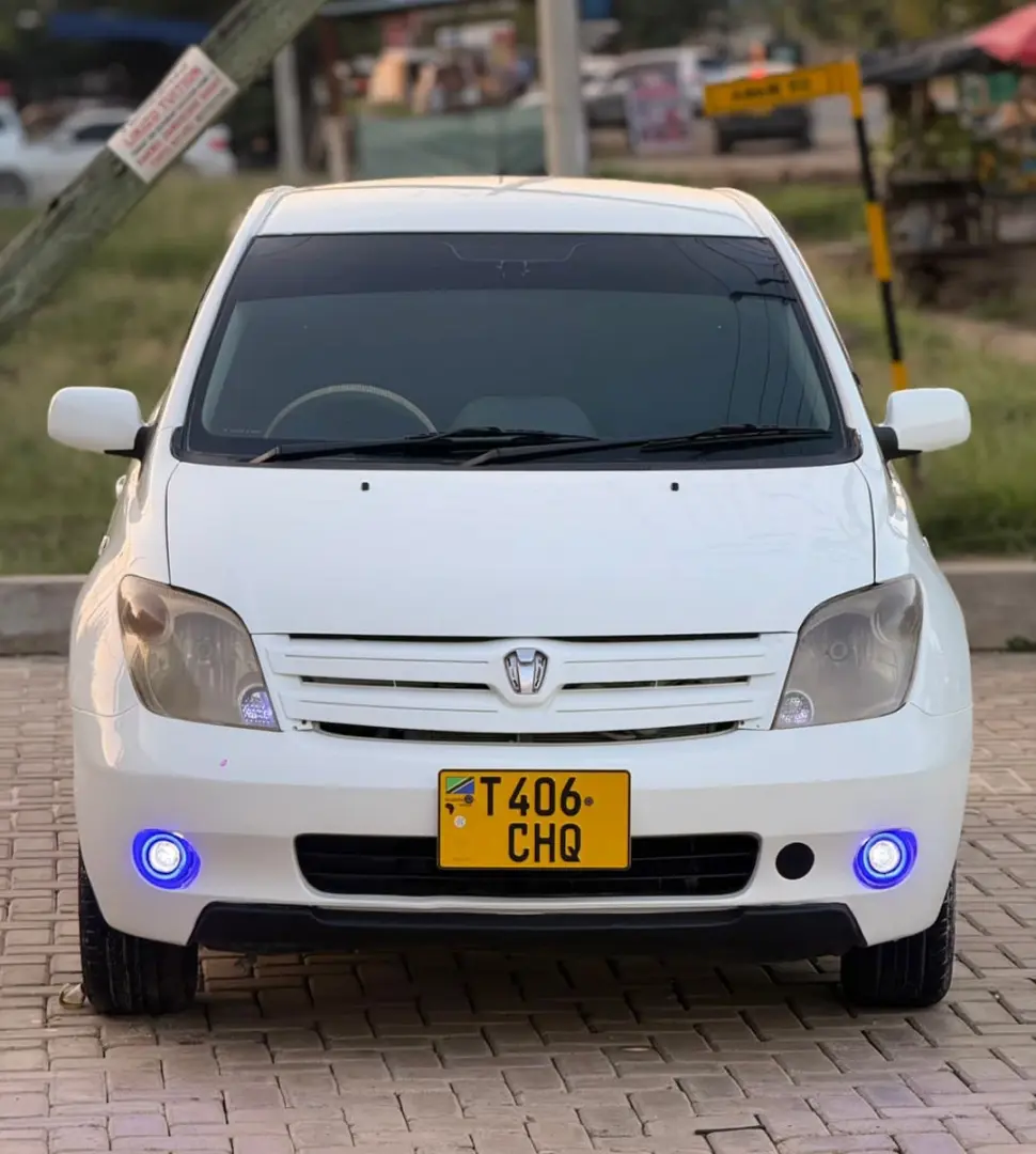Toyota Ist (CHQ)