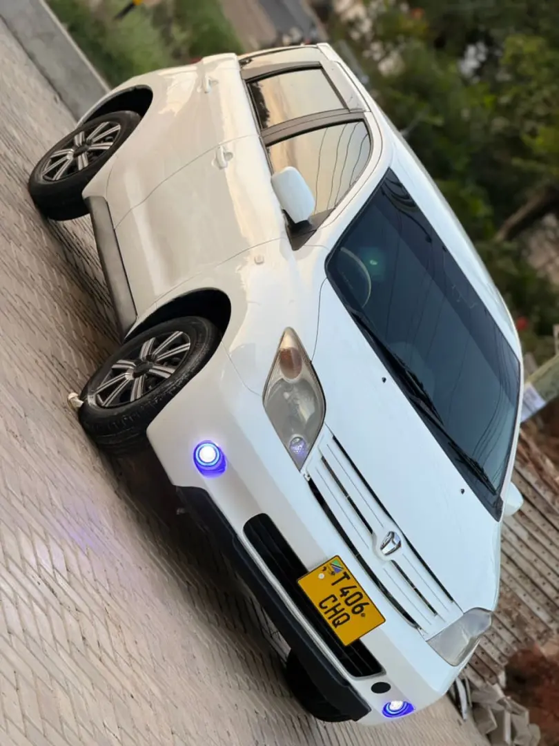 Toyota Ist (CHQ) thumbnail 3