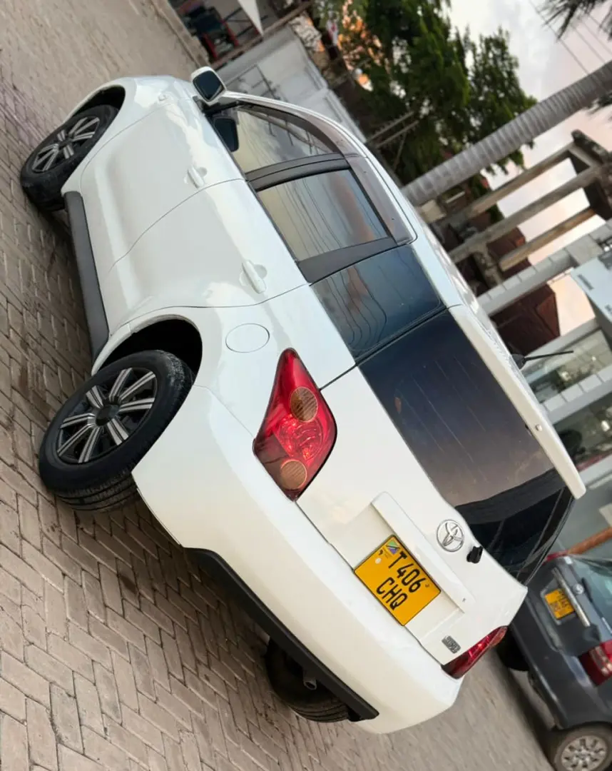 Toyota Ist (CHQ) thumbnail 5
