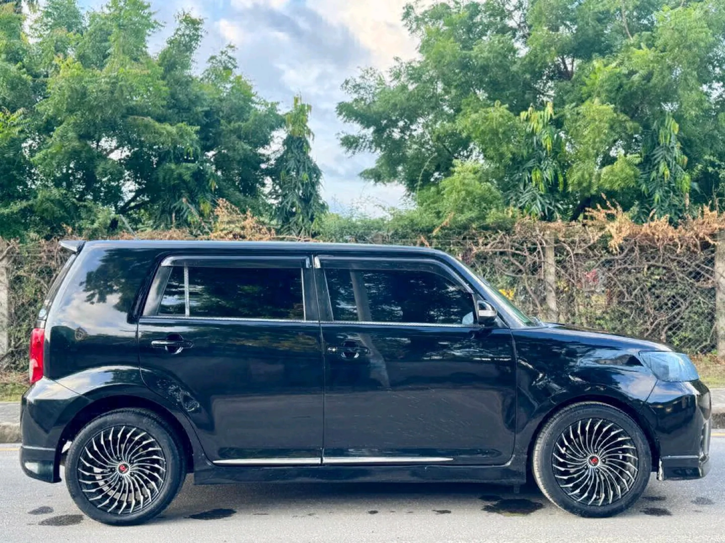 Black Toyota Rumion 2007 G - 1490cc, Low Mileage thumbnail 2