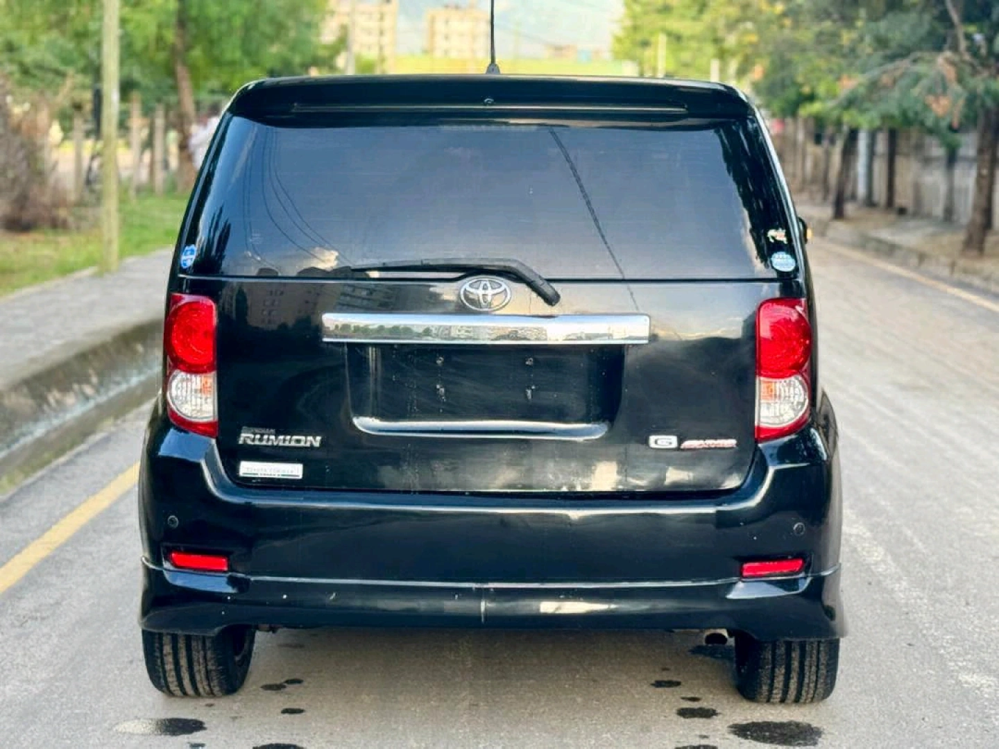 Black Toyota Rumion 2007 G - 1490cc, Low Mileage thumbnail 3