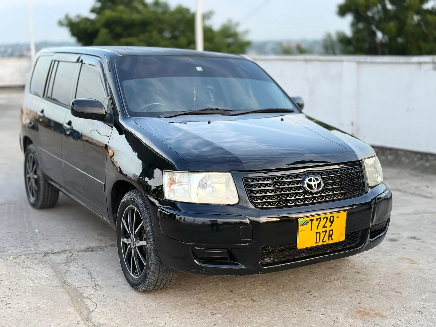 Toyota Succeed Van Black 1NZ Engine
