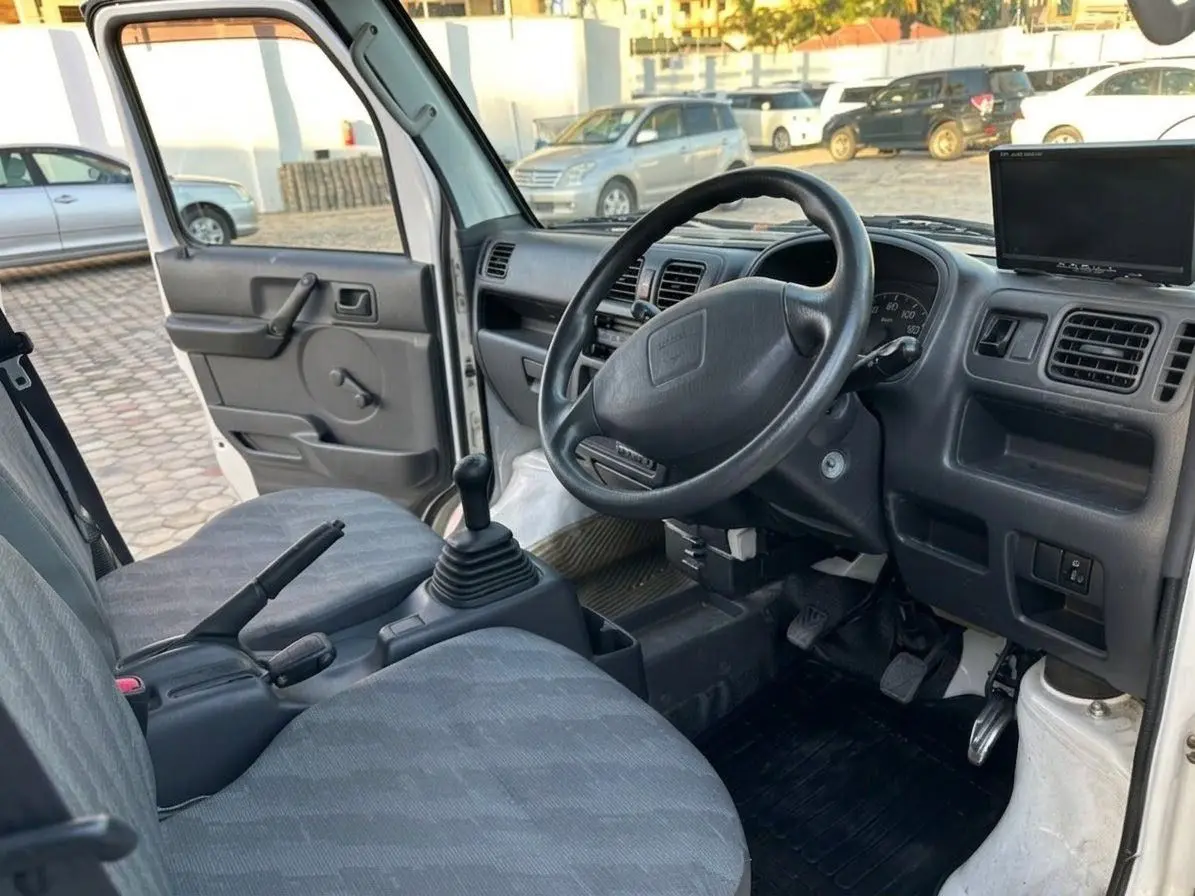 2011 Suzuki Carry Refrigerator Truck (DA63T) thumbnail 6
